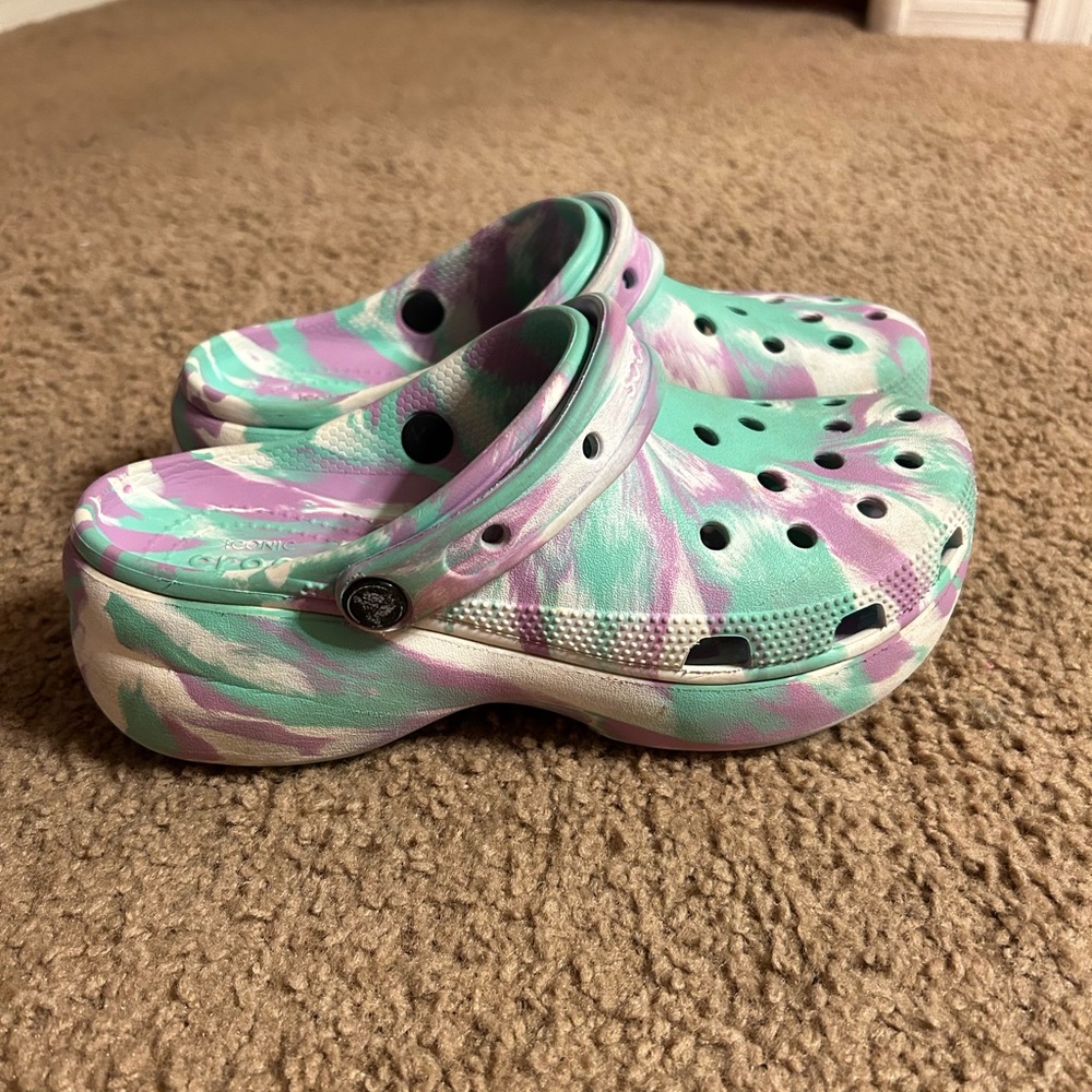 Platform crocs